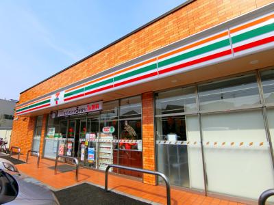 コンビニ　セブンイレブン江戸川上篠崎３丁目店（コンビニ）まで282m
