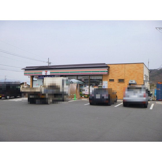 コンビニ　セブンイレブン小布施雁田店（コンビニ）まで303m