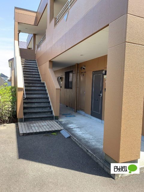 エントランス　外観写真（昼）