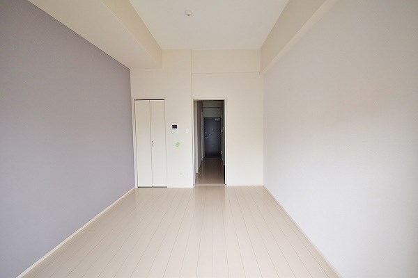 居室・リビング　★洋室8.2帖★