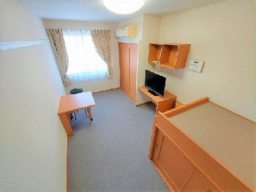 その他部屋・スペース　2Ｆのお部屋はカーペットです。