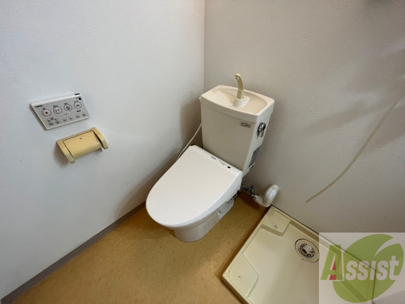 トイレ　ウォシュレット機能がついたトイレ。安心して使用できますね。