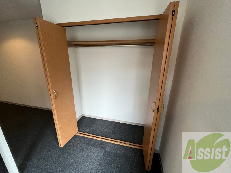 収納　クローゼットは奥行きもあり、荷物が多い方でも安心です。