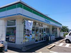 コンビニ　ファミリーマート佐賀多布施店（コンビニ）まで709m