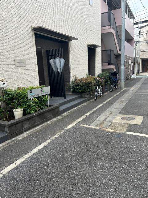 エントランス　建物前面