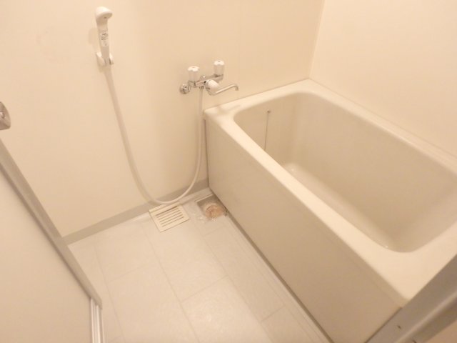 バス・シャワールーム　お風呂で日々の疲れを落としましょう