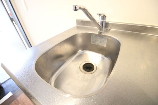 キッチン　※別部屋の参考写真のため、現状優先です。