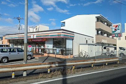 コンビニ　セブンイレブン東中１丁目店（コンビニ）まで2200m