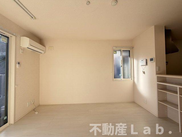居室・リビング　※同一建物別階のお写真です。