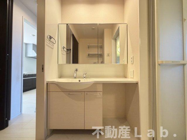 洗面設備　※同一建物別階のお写真です。