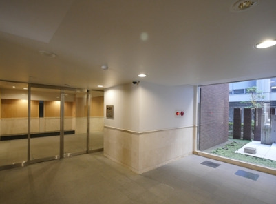 エントランス　建物の内部です
