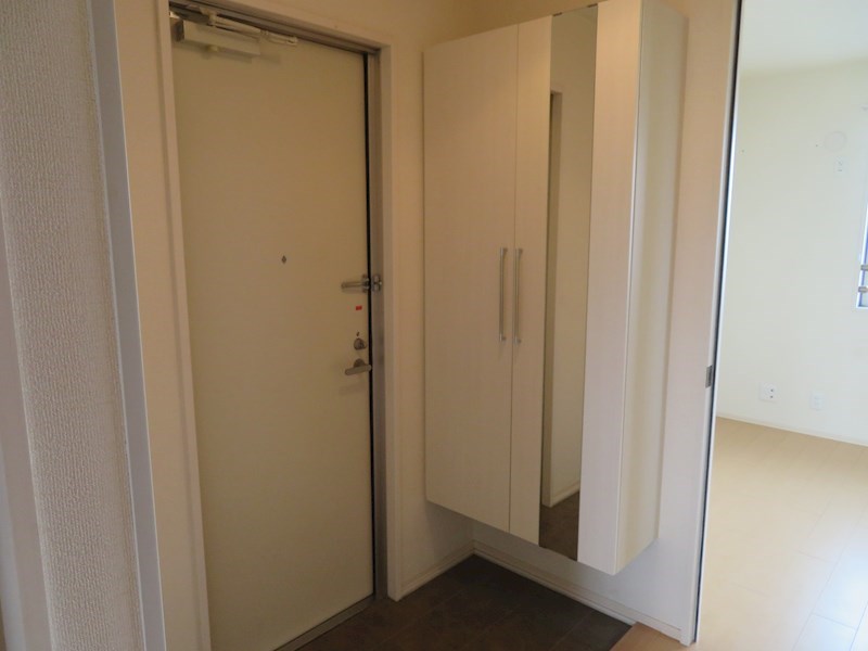 玄関　同物件別部屋