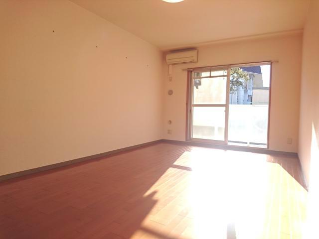 居室・リビング　※別部屋写真
