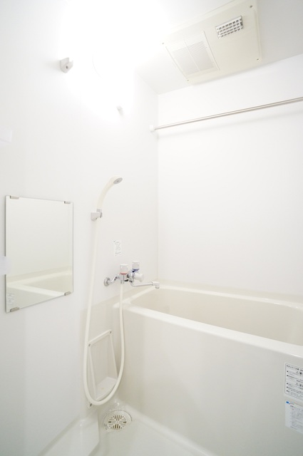 バス・シャワールーム　参考写真（同建物別部屋のものです）