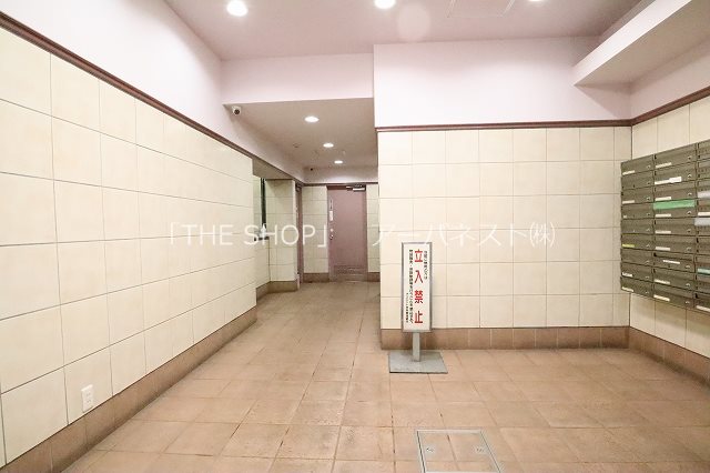 エントランス　別部屋の参考写真です。