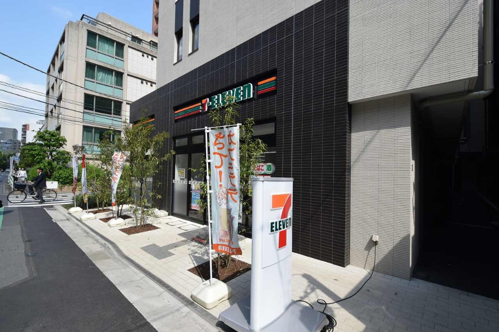 コンビニ　セブンイレブン 赤坂氷川坂下店（コンビニ）まで78m