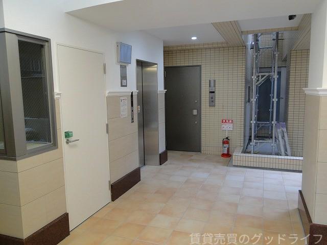 エントランス　共有部分もきれいで好印象です。