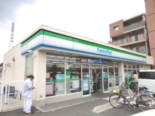 コンビニ　ファミリーマート川口戸塚東三丁目店（コンビニ）まで166m