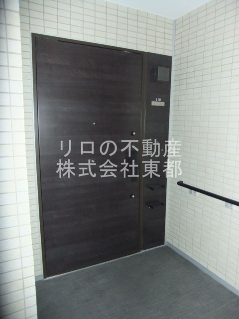 玄関　玄関には靴箱もあるのですっきりおさまりそうですね☆