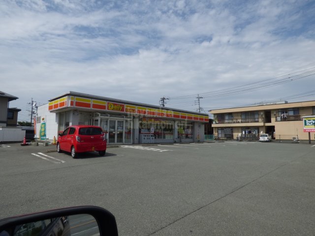 コンビニ　デイリーヤマザキ　熊本大津室店（コンビニ）まで320m