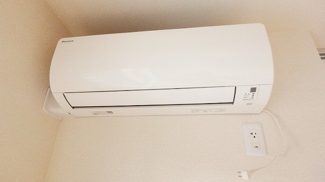 その他設備　リビングダイニングキッチンには暑い夏や寒い冬に大活躍のエアコ