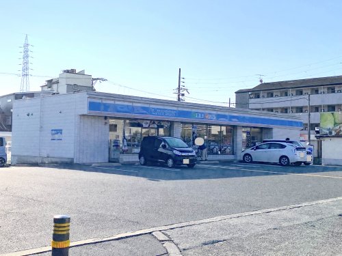 コンビニ　ローソン 岸和田荒木町店（コンビニ）まで355m