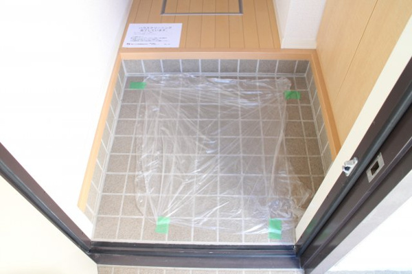 玄関　収納もある玄関です
