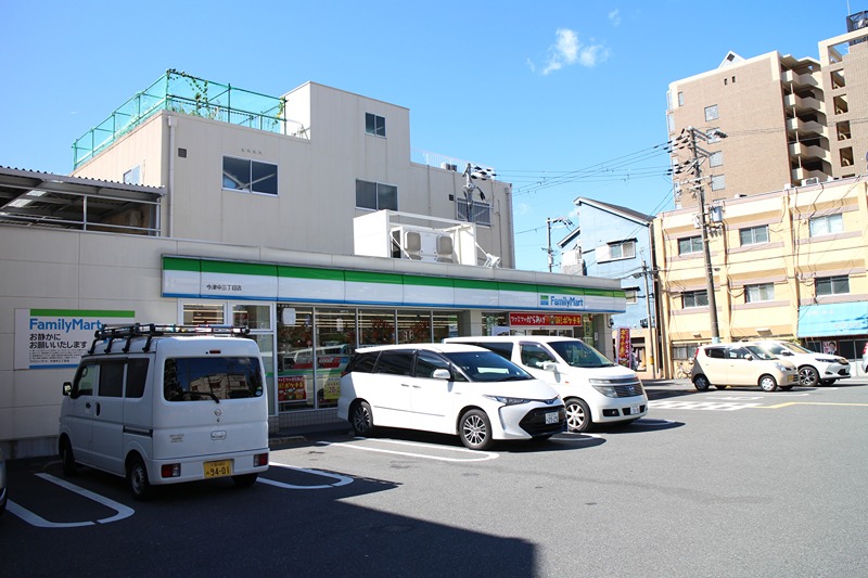 コンビニ　ファミリーマート　今津中3丁目店（コンビニ）まで1035m