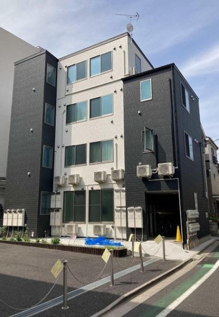 建物外観　４階建ての賃貸マンション