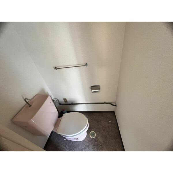 トイレ　別室の参考写真です。※現況優先