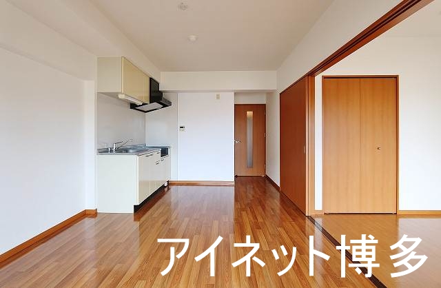 居室・リビング　家具もたくさん置けそうですね