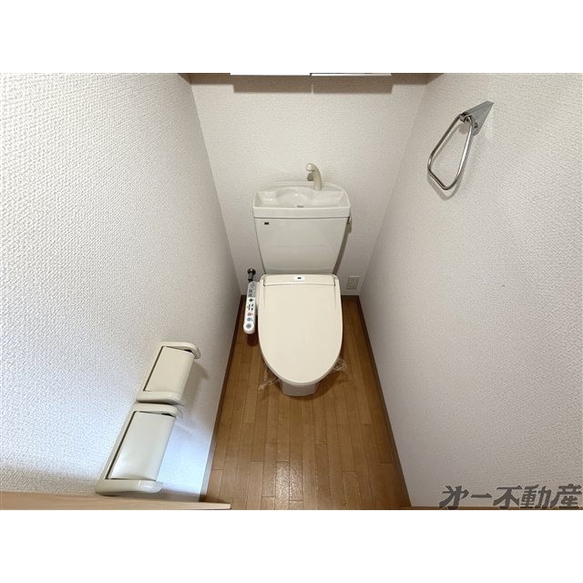 トイレ　温水洗浄暖房便座