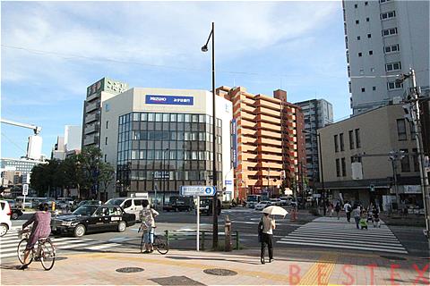 飲食店　江戸川橋駅近く交差点（飲食店）まで600m
