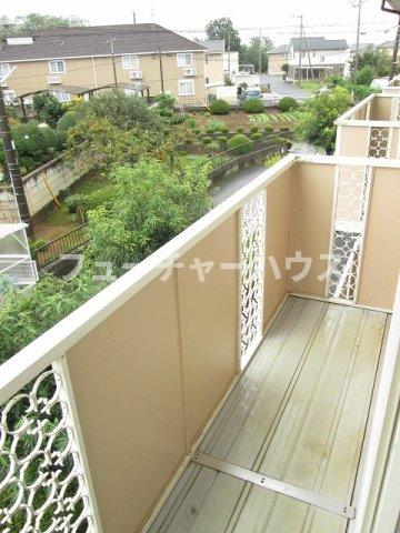 バルコニー　外からの目が気にならないバルコニーで洗濯物が干せます