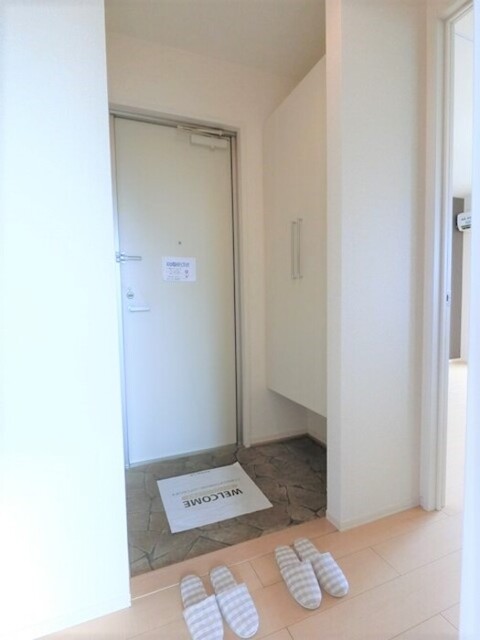 玄関　玄関　シューズボックス付き