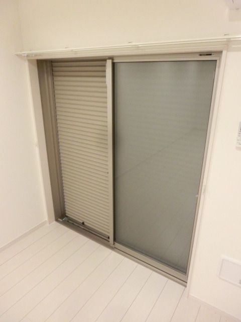 その他設備　防犯シャッター完備