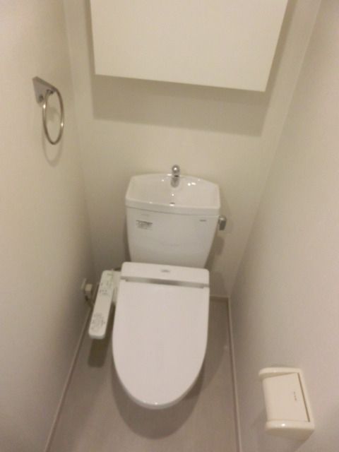 トイレ　冬でもあたたか温水洗浄暖房便座