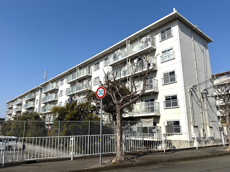 明舞北 1号棟の外観写真