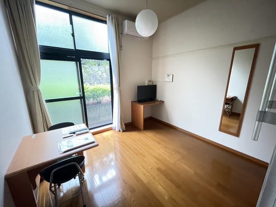 居室・リビング　※別部屋の写真です