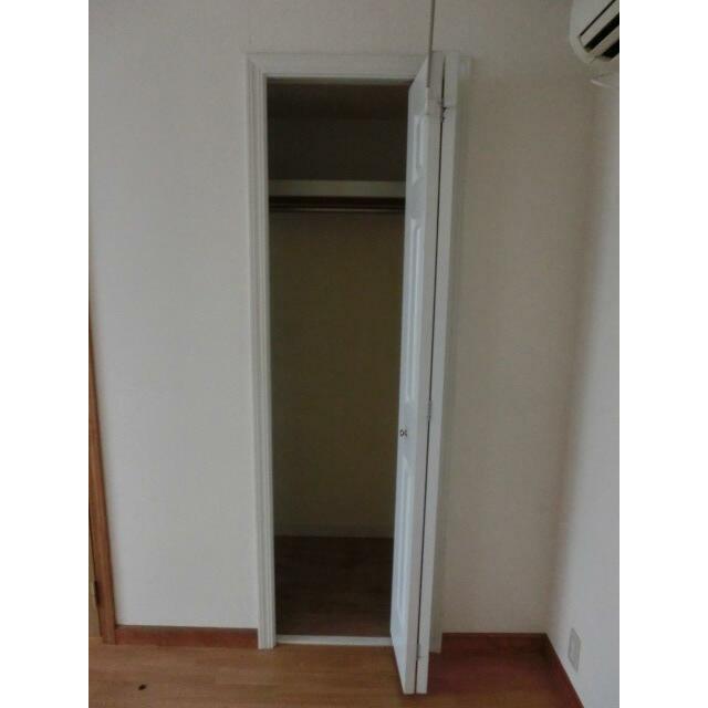 収納　洋室約8.3帖　物入れ