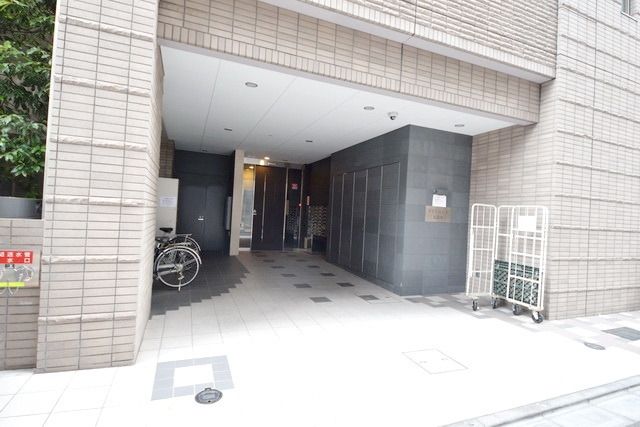 エントランス　タウンハウジング府中店まで