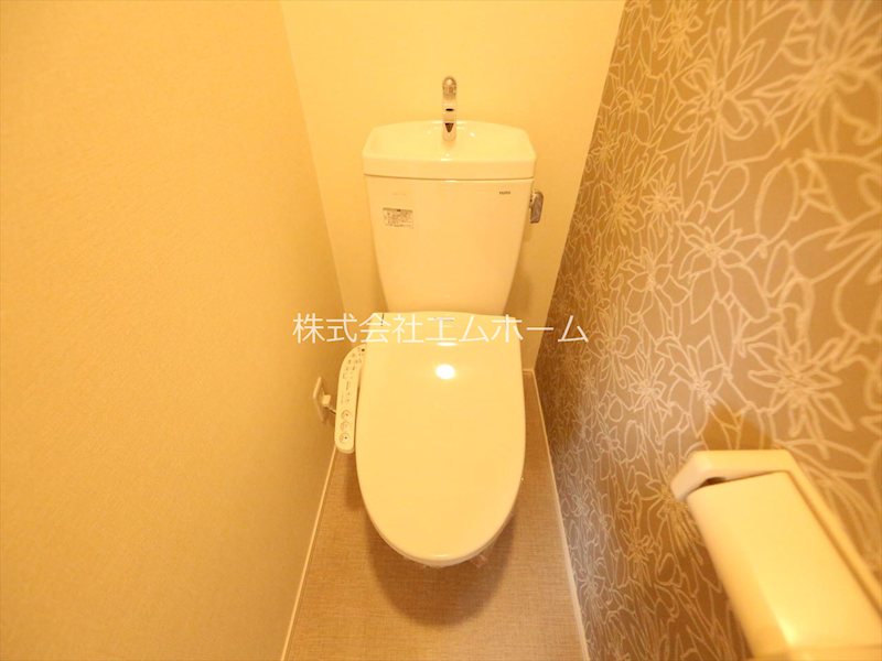 トイレ　温水洗浄暖房便座付トイレ