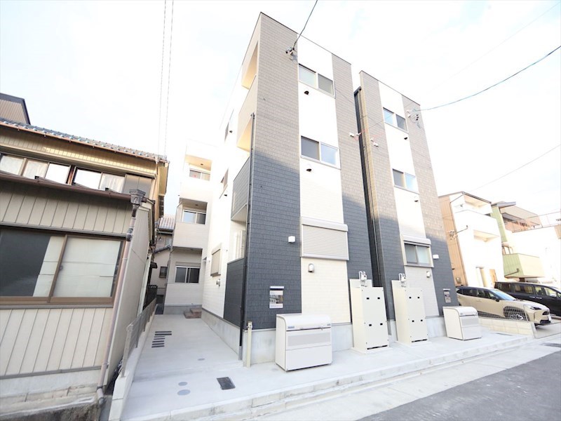 建物外観　外観　オートロック付　宅配ＢＯＸ有り　デザイナーズ