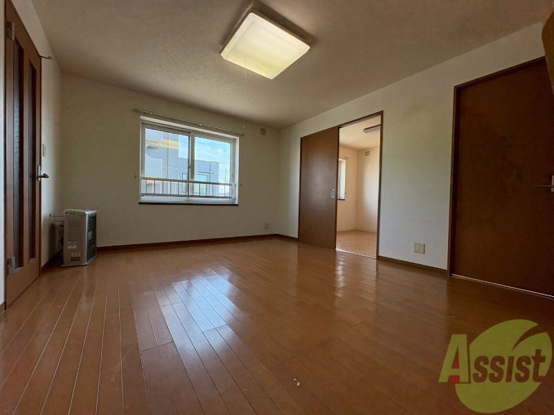 居室・リビング　広くてキレイなお部屋が広がっていて、充実した生活が送れそう。