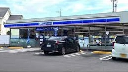 コンビニ　ローソン岡山築港新町一丁目店（コンビニ）まで617m