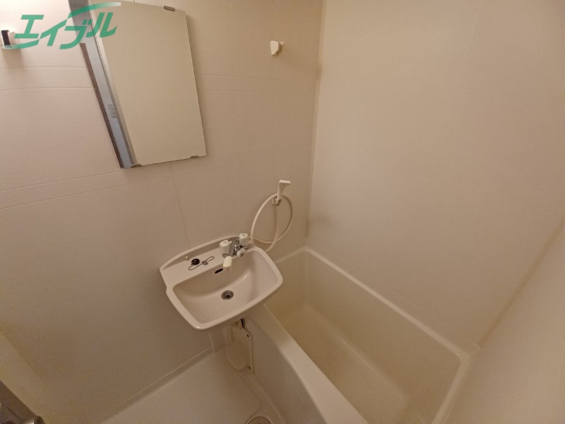 バス・シャワールーム　別部屋参考写真です