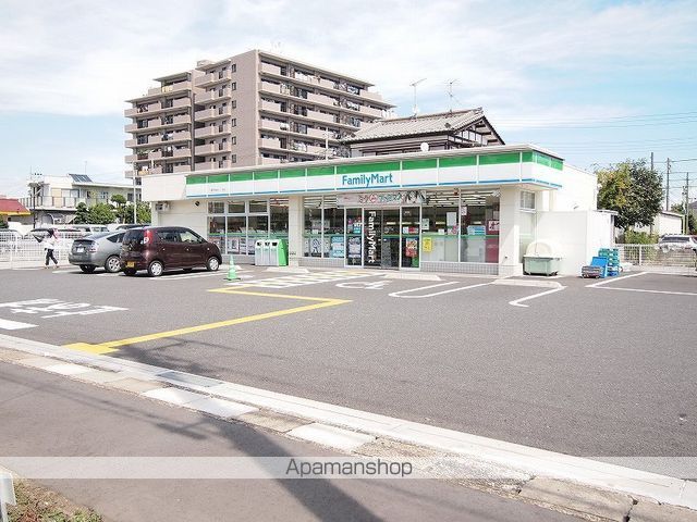 コンビニ　ファミリーマート三郷早稲田1丁目店（コンビニ）まで247m