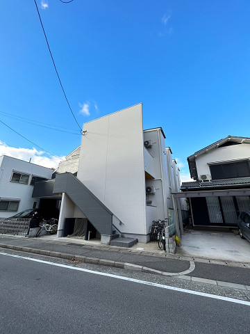 建物外観　落ち着いた雰囲気の外観です