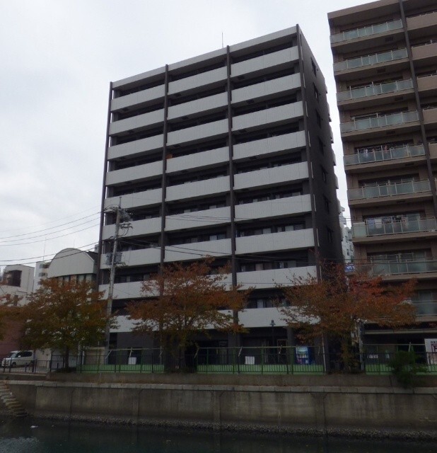 建物外観　オートロック完備