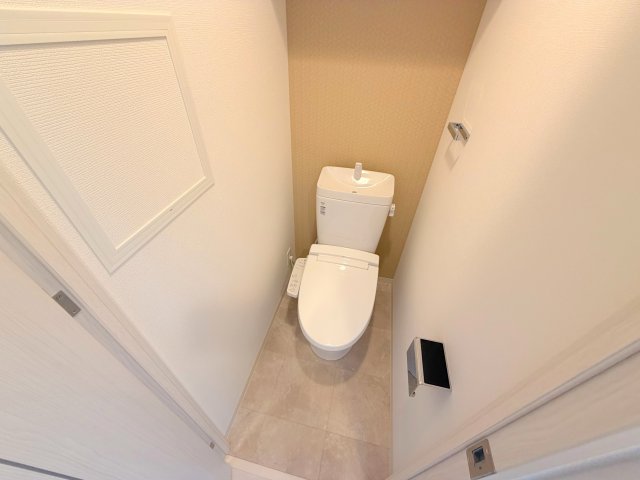 トイレ　綺麗なトイレにはウォシュレット標準装備です。